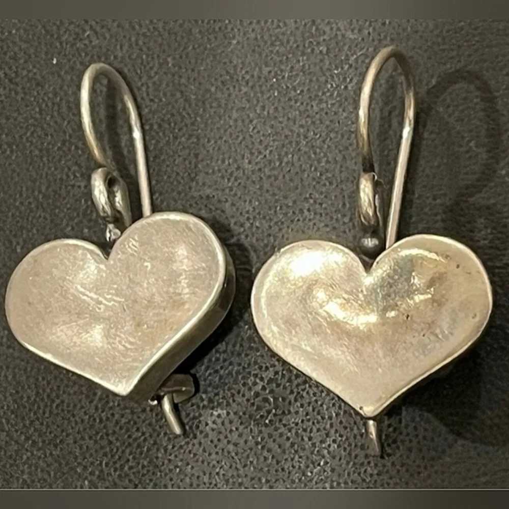 Rare Silpada 925 Sterling Silver Hammered Heart Earrings W0513